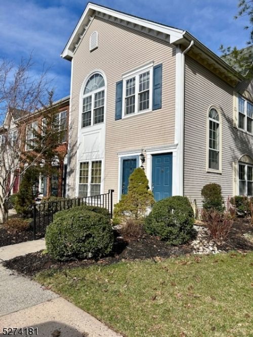 63 Gregory Ln, Franklin Park, NJ, 08823-1674 | Card Image