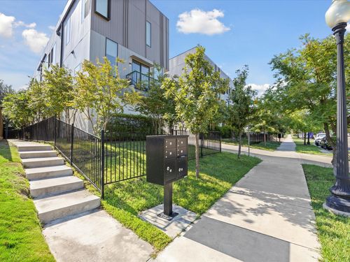 345 Mathey Ct, Dallas, TX, 75208-4182 | Card Image