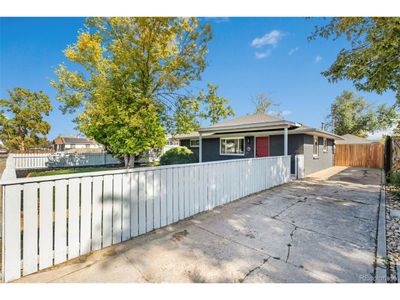 7040 Cherry St, House other with 3 bedrooms, 1 bathrooms and null parking in Commerce City CO | Image 3