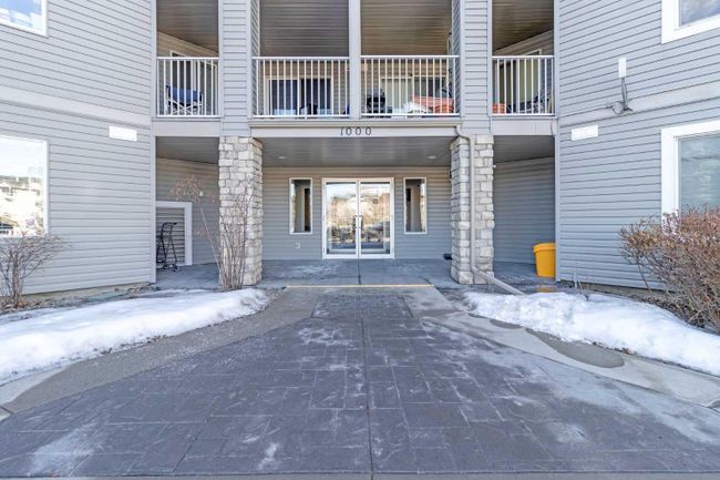 1113 - 604 8 Street Sw, Home with 2 bedrooms, 2 bathrooms and 2 parking in Airdrie AB | Image 2