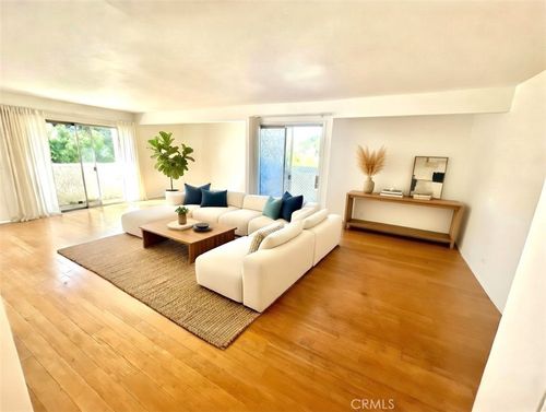 409 Burchett St, Glendale, CA, 91203-1330 | Card Image