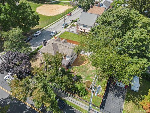 549 Park Ave, Yonkers, NY, 10703-1845 | Card Image