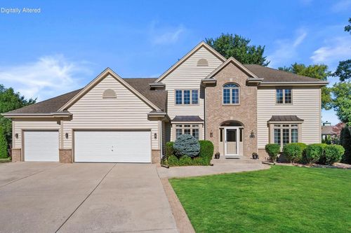 13510 W Edgewood Court, New Berlin, WI, 53151 | Card Image