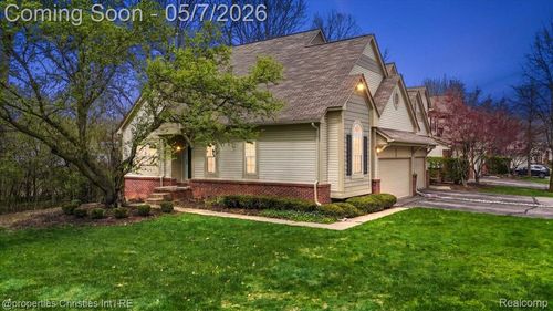 38385 Churchill Ln, Farmington Hills, MI, 48331-3775 | Card Image