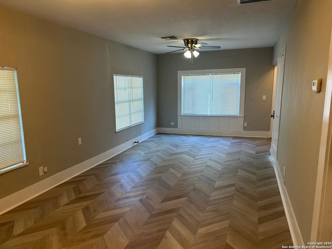 635 E Gonzales St, House other with 2 bedrooms, 1 bathrooms and null parking in Seguin TX | Image 5