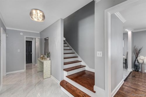 17200 Pontchartrain Blvd, Detroit, MI, 48203-4041 | Card Image