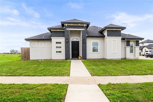 102 Prestwick Dr, Portland, TX, 78374-4409 | Card Image