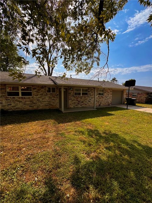 1821 S Beth Dr, Rogers, AR, 72758-5605 | Card Image