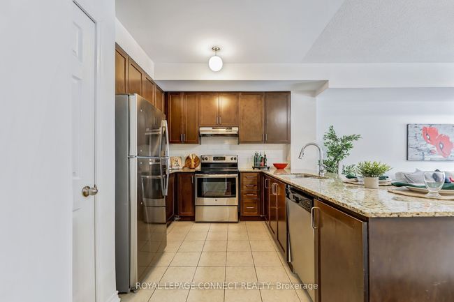 4 - 1050 Elton Way, House attached with 3 bedrooms, 3 bathrooms and 1 parking in Whitby ON | Image 16