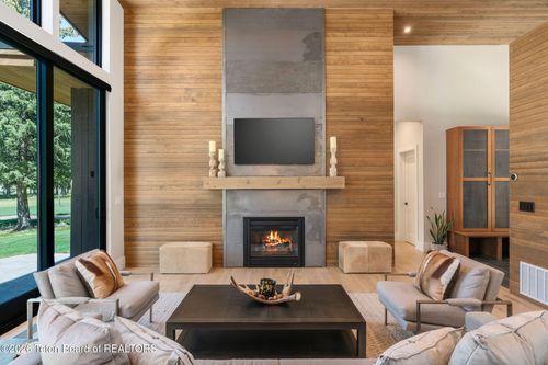 15505 Tall Timber Rd, Jackson, WY, 83001-2567 | Card Image