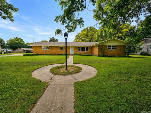 1601 Strait Pl, Stuttgart, AR, 72160-5721 | Card Image