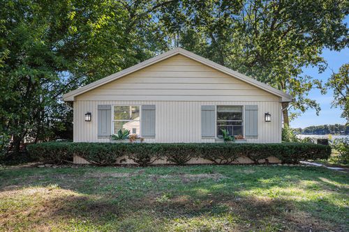 10093 Woodlawn Dr, Portage, MI, 49002-7222 | Card Image