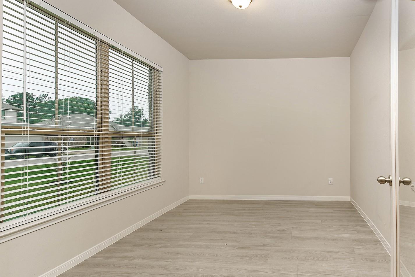 Residential in Splendora 4