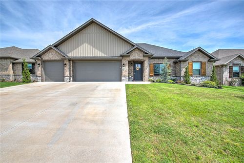 912 Pinnacle St, Prairie Grove, AR, 72753-6049 | Card Image