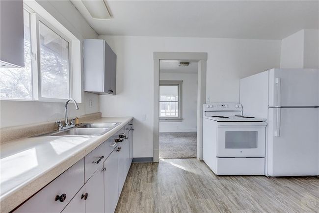 616 1 St St E, House other with 2 bedrooms, 1 bathrooms and null parking in Roundup MT | Image 9