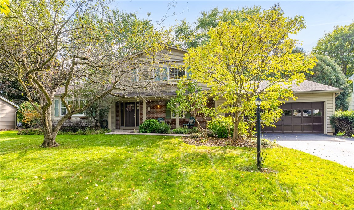 Kitty Hawk Dr, Pittsford, NY 14534