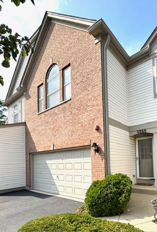 2866 Stonewater Dr, Naperville, IL, 60564-4882 | Card Image