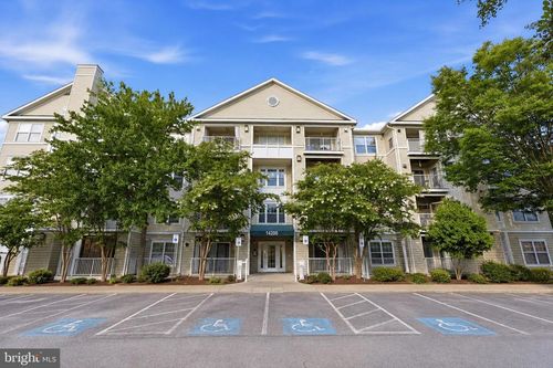 204-14200 Farnsworth Ln, UPPER MARLBORO, MD, 20772-6957 | Card Image