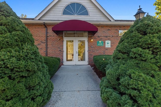 APT-20 - 7 Conant Rd, Condo with 2 bedrooms, 2 bathrooms and 1 parking in Winchester MA | Image 34