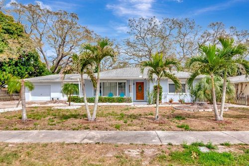 305 Baker Ave, CLEARWATER, FL, 33755-5804 | Card Image
