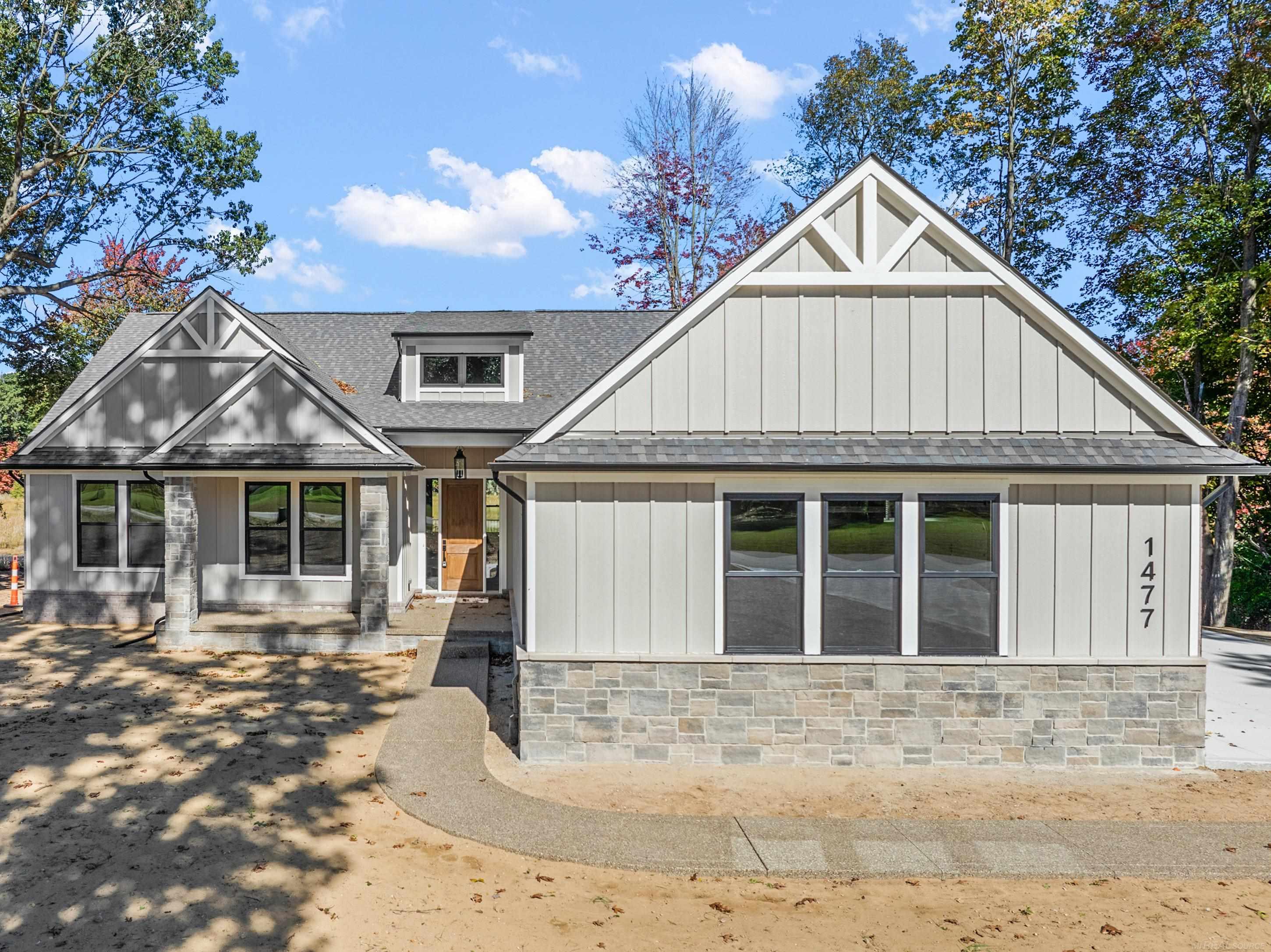 Larkspur Ln, Oxford, MI 48371