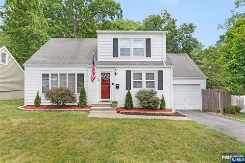 19 Glenview Dr, West Orange, NJ, 07052-1010 | Card Image