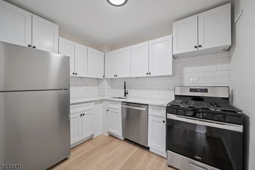 apt-16-275 Prospect St, East Orange, NJ, 07017-2871 | Card Image