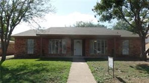 901 Bradfield Dr, Garland, TX, 75042-6012 | Card Image