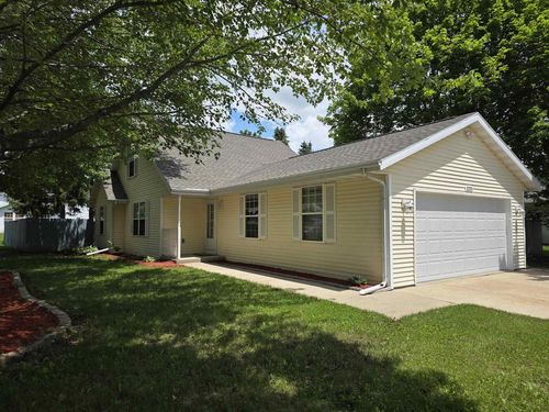 2221 Alongi Ln, Beloit, WI, 53511-2393 | Card Image