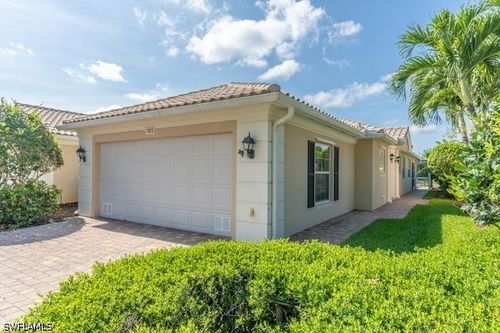 7872 Umberto Ct, NAPLES, FL, 34114-2685 | Card Image