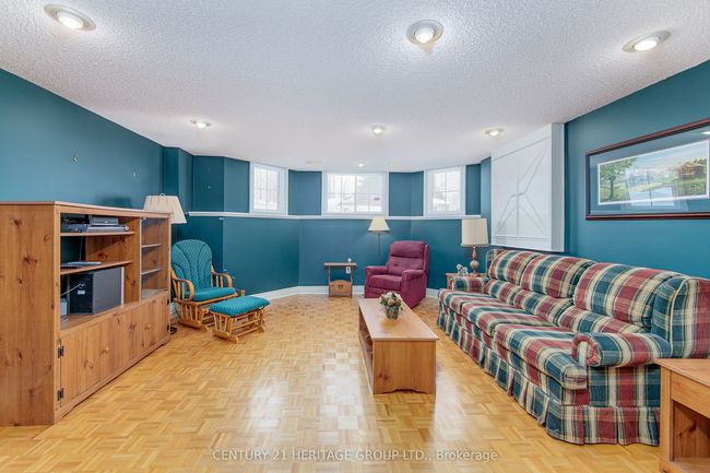 70 Moore Ave, House other with 4 bedrooms, 3 bathrooms and 9 parking in Everett ON | Image 21