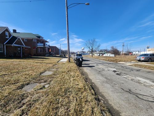 707 W Brentwood St, Detroit, MI, 48203-4510 | Card Image