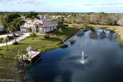 3885 52nd Ave Ne, NAPLES, FL, 34120-4511 | Card Image