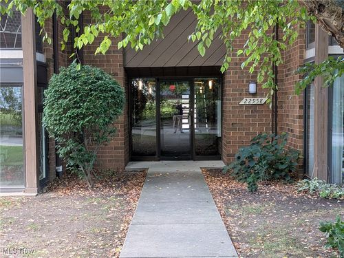 apt-103-22958 Mastick Rd, Fairview Park, OH, 44126-3141 | Card Image