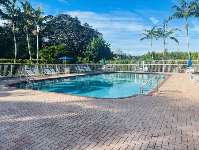 13748 Sw 118 Th Ter, Townhouse with 3 bedrooms, 3 bathrooms and null parking in Miami FL | Image 4