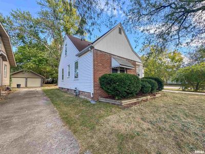 1025 E Corrington Avenue, House other with 3 bedrooms, 1 bathrooms and null parking in Peoria IL | Image 3