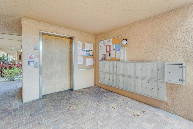 APT-301 - 7300 Lake Circle Dr, Condo with 2 bedrooms, 2 bathrooms and null parking in Margate FL | Image 21