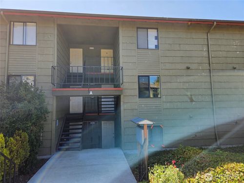 a-270 Se Barrington Dr, Oak Harbor, WA, 98277-3265 | Card Image