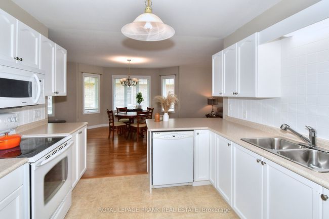 7 Village Cres, Condo with 3 bedrooms, 3 bathrooms and 1 parking in Peterborough ON | Image 10