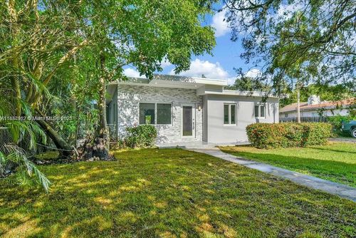 7902 Sw 67th Ave, South Miami, FL, 33143-4517 | Card Image