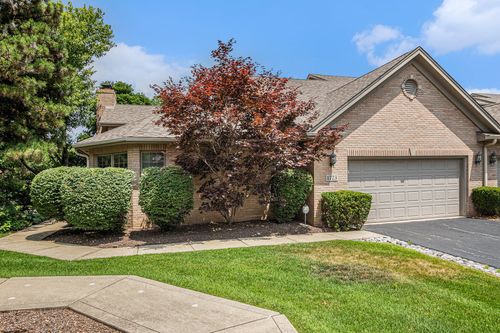 1723 Apple Blossom Dr, Munster, IN, 46321-5181 | Card Image