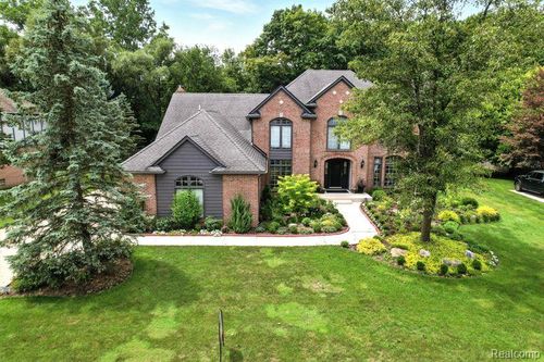 1400 Lakeview Drive, Rochester Hills, MI, 48306 | Card Image