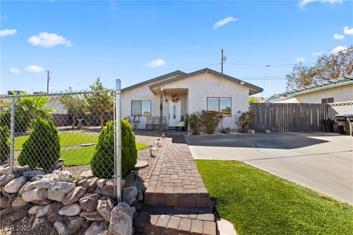 27 E Pacific Ave, Henderson, NV, 89015-7214 | Card Image