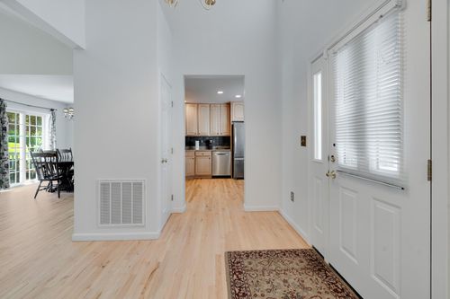 31 Sandalwood Ln, Rhinebeck, NY, 12572-2083 | Card Image