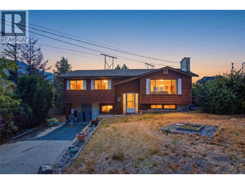 815 Kambia Cres, Kamloops, BC, V2B7M8 | Card Image