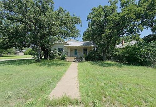701 E 23rd St, Cisco, TX, 76437-5217 | Card Image