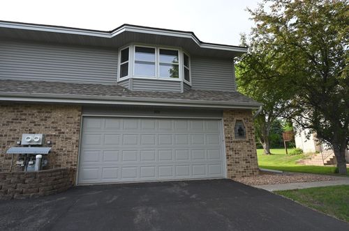 800 Buckingwood Ct, Chanhassen, MN, 55317-9261 | Card Image