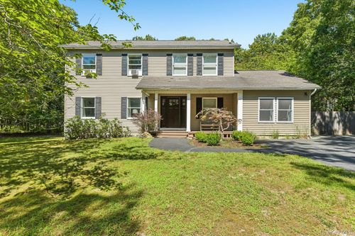 4 Wooded Ln, Hampton Bays, NY, 11946-1123 | Card Image
