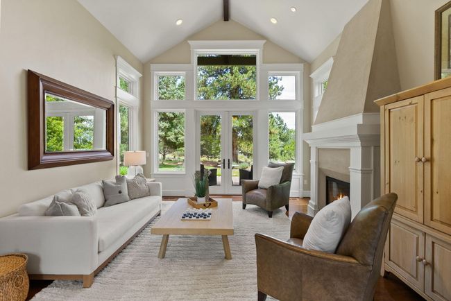 Living Room | Image 8
