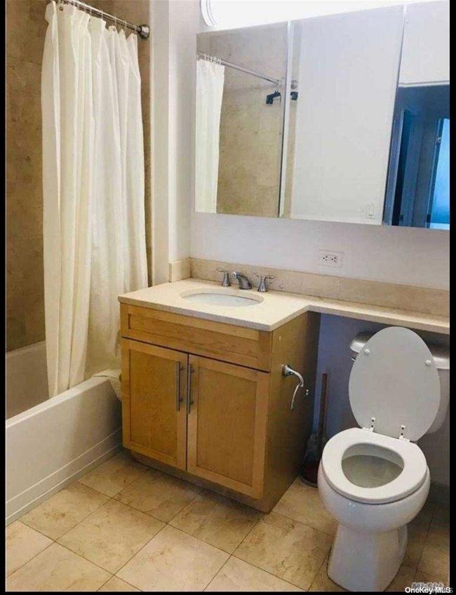 APT-1712 - 40-28 College Point Blvd, Condo with 2 bedrooms, 2 bathrooms and null parking in Flushing NY | Image 6